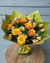 Букет цветов из:  Альстромерии и Розы в Лучегорске