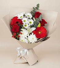 Букет цветов из:  Розы, Хризантемы, Герберы и Лилии в Лучегорске