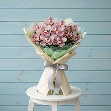 Букет цветов из:  Орхидеи и Розы в Лучегорске
