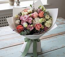 Букет цветов из:  Розы, Лизиантусы и Гвоздики в Лучегорске