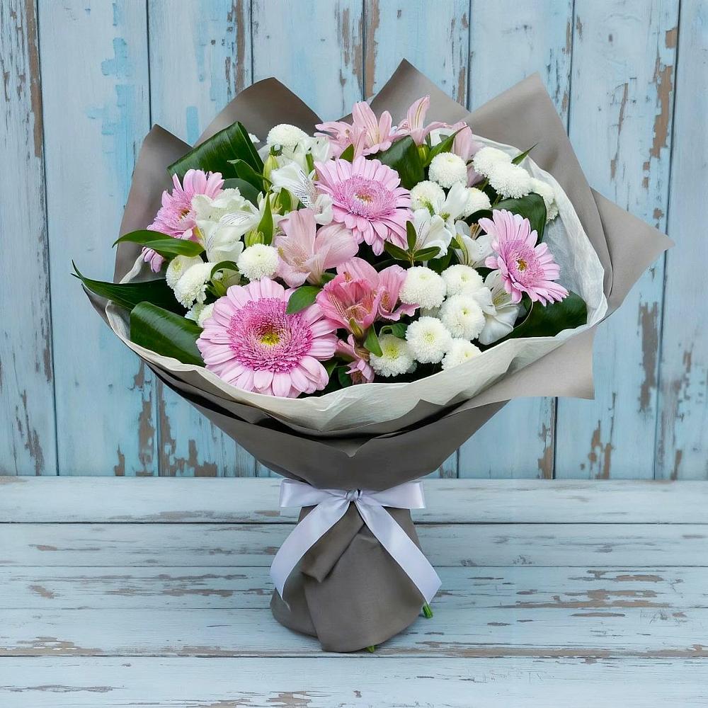 Букет цветов из: Герберы, Альстромерии и Хризантемы в Лучегорске