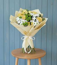 Букет цветов из:  Хризантемы и Розы в Лучегорске