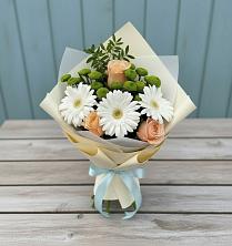 Букет цветов из:  Герберы, Розы и Хризантемы в Лучегорске