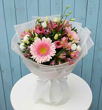 Букет цветов из:  Герберы, Альстромерии и Лизиантусы #REPLACE_PRED# Лучегорске