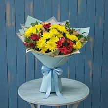 Букет цветов из:  Альстромерии и Хризантемы в Лучегорске