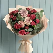 Букет цветов из:  Гвоздики и Розы в Лучегорске