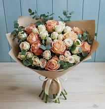 Букет цветов из:  Альстромерии и Розы в Лучегорске